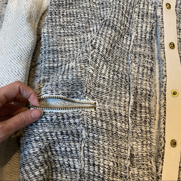 Anthropologie White, Black and Gold Knit Blazer in Size Small. - Picture 7 of 11